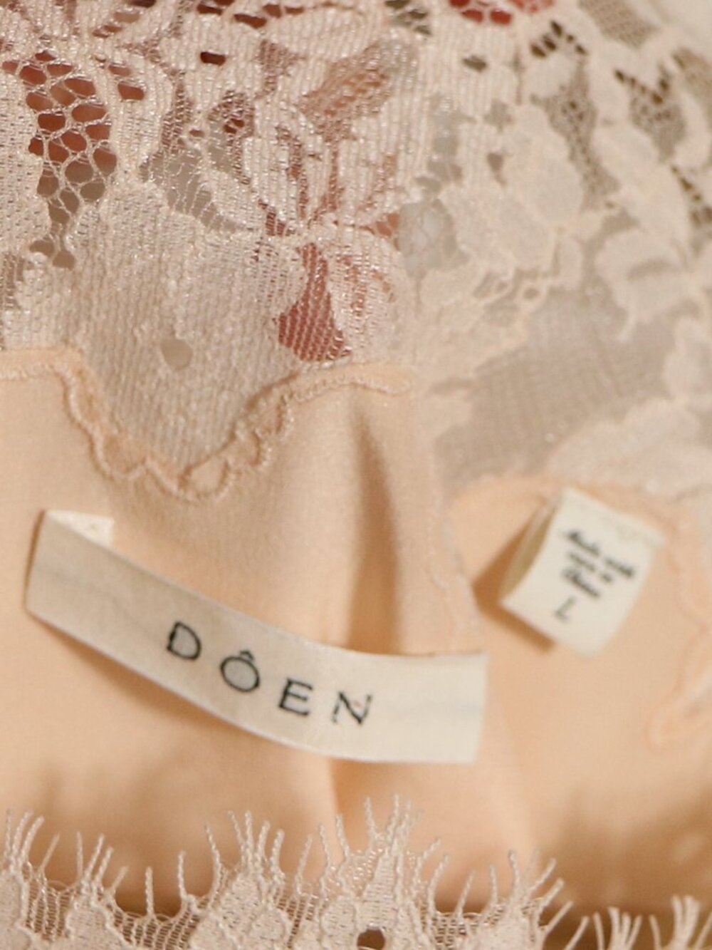 Doen Blush Pink Satin Lace Trim Sleeveless Top - Picture 4 of 8
